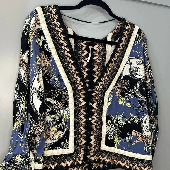 Free People Catch Me If You Can Blouse Oversized Kimono Style Blouse Size M - Picture 5 of 7